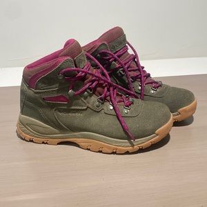 Columbia hiking boots